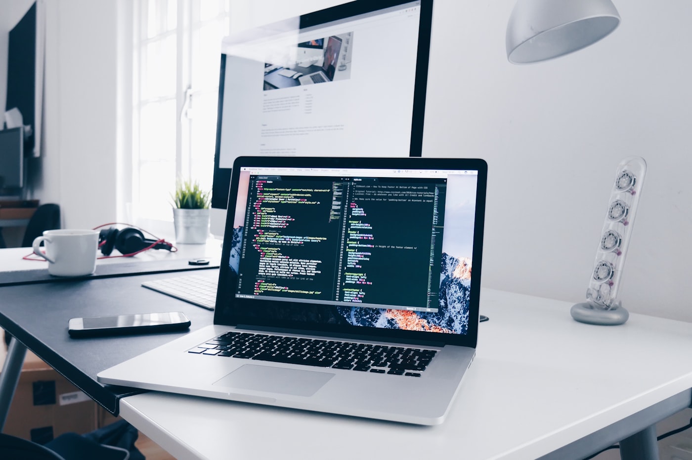 Healthcare clinicians using a modern clinical platform